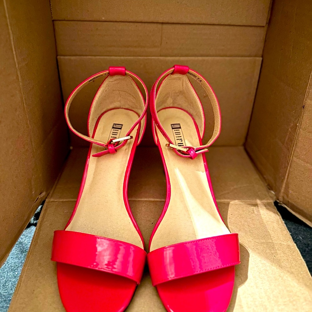 FIRE RED Didifu wedge sandals! Sz 7.5 (runs large) - low 3” wedge heel.